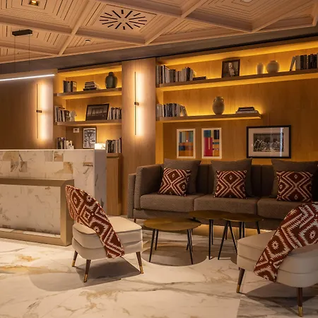 Mate Leo, Otel Granada