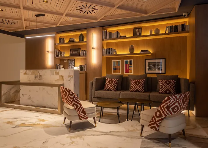 Mate Leo فندق غرناطة